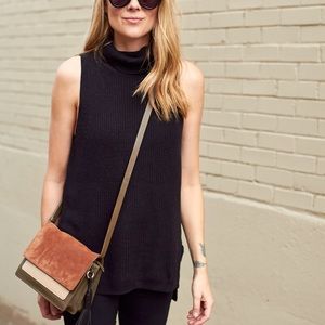 Sleeveless Black Turtleneck 🐢🖤